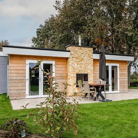 Luxurious With Outdoor Sauna *